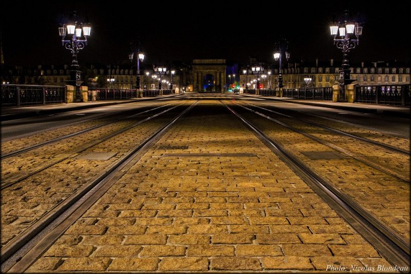 Il empruntait le pont de Pierre pour rentrer.